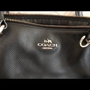 Coach leather purse. Wrinkled so heavily discounted.
